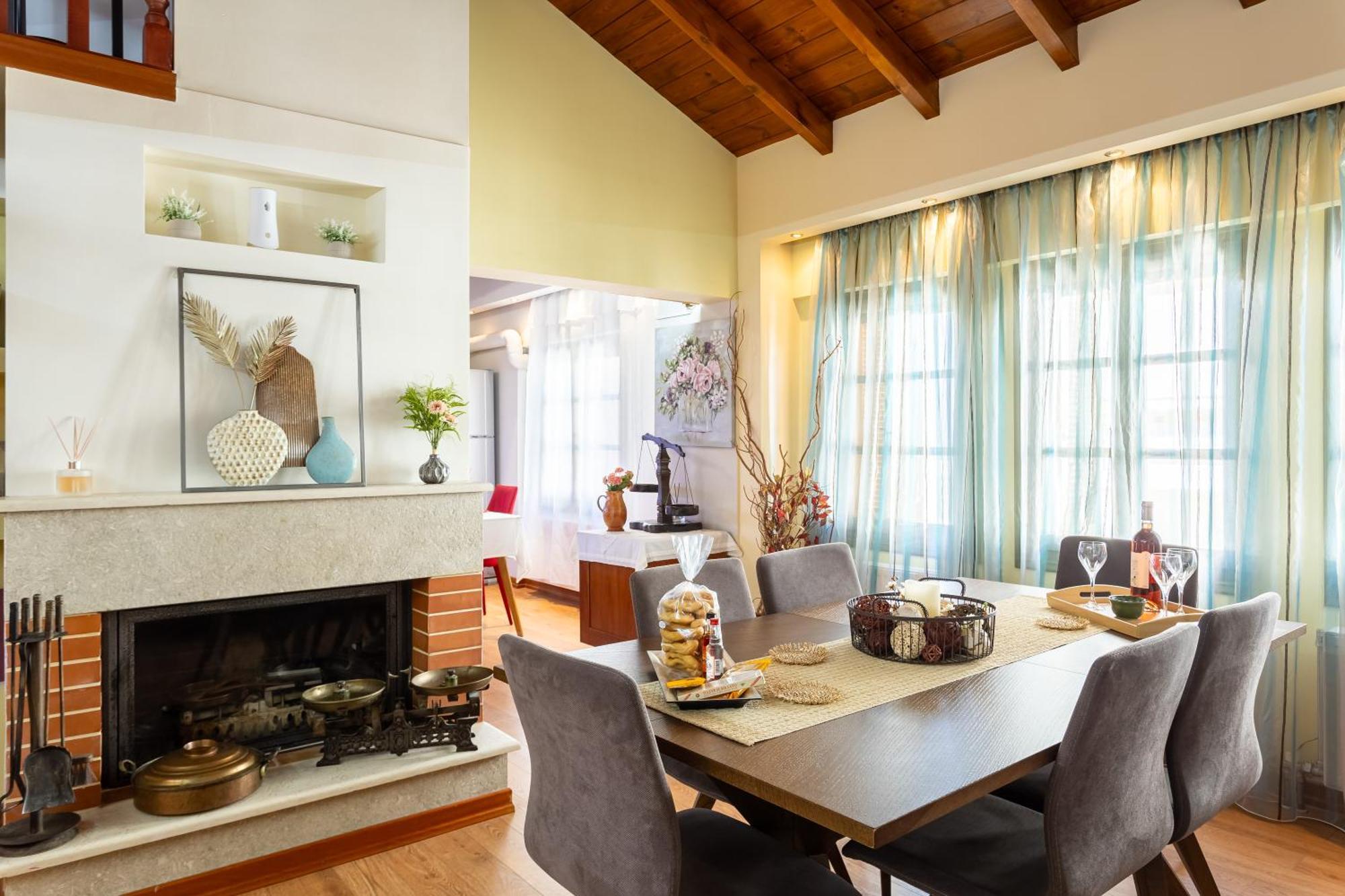 Lito'S Central Gem - Cozy Dream Getaway Kalamata Bagian luar foto