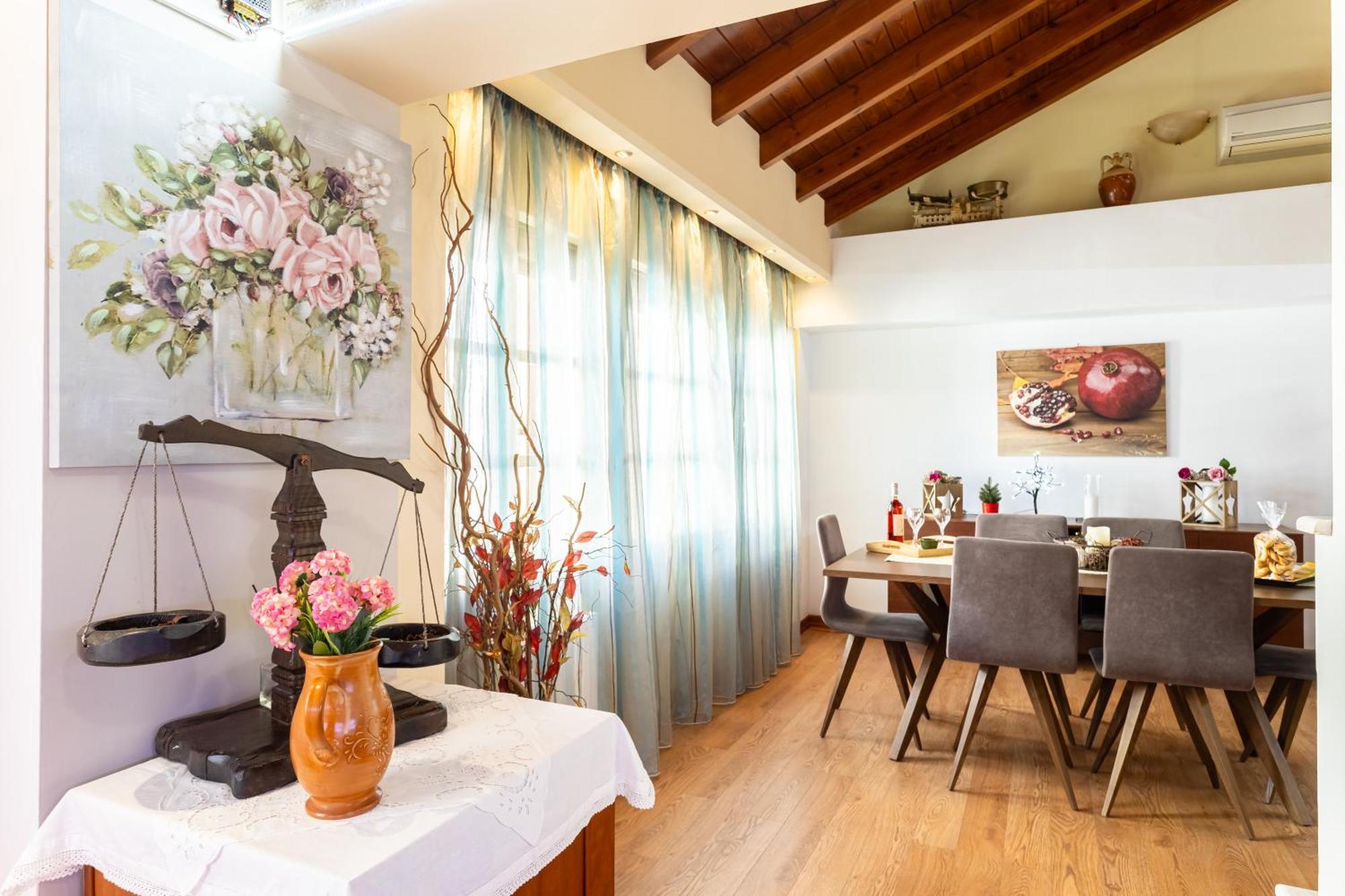 Lito'S Central Gem - Cozy Dream Getaway Kalamata Bagian luar foto