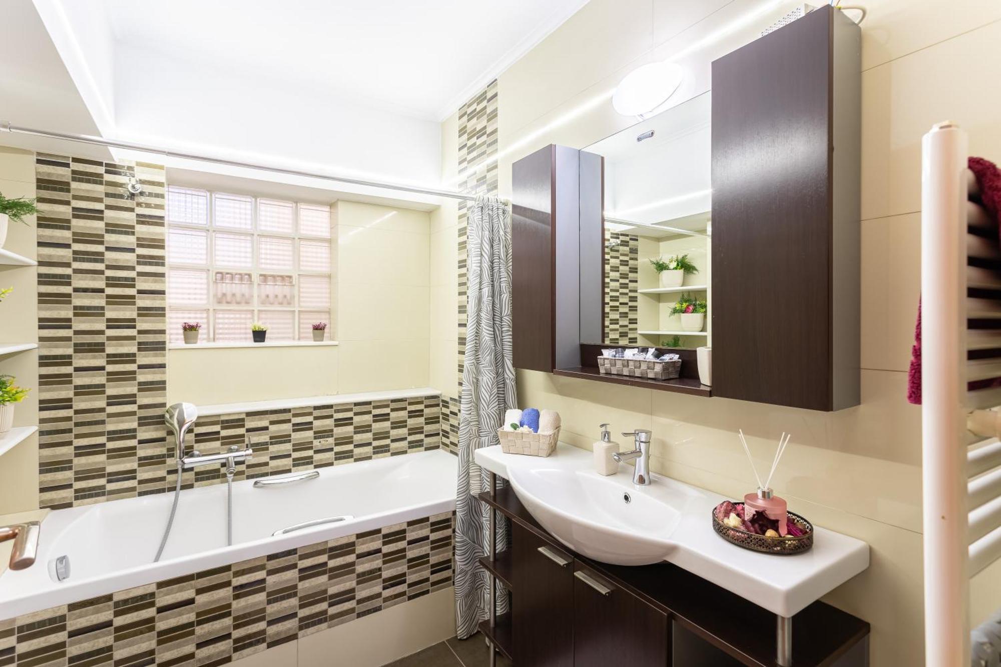 Lito'S Central Gem - Cozy Dream Getaway Kalamata Bagian luar foto